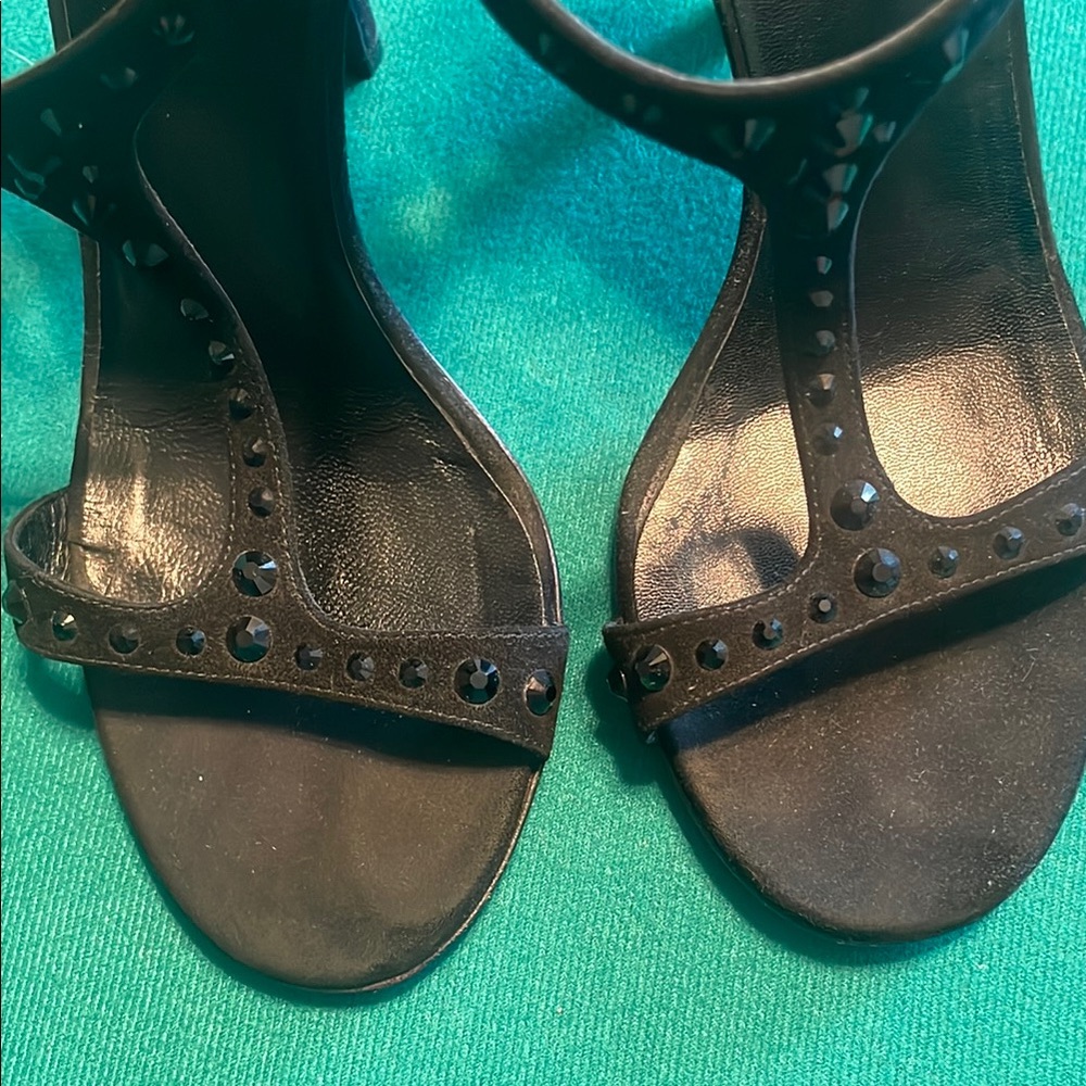 Gucci Black Crystal Suede T-Strap Women's Sandals - Picture 9 of 9